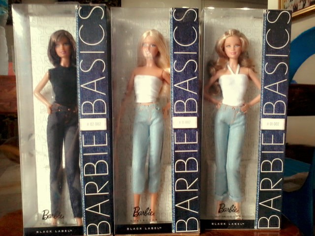 ขายตุ๊กตาบาร์บี้รุ่นเบสิค Barbie basics รูปที่ 3