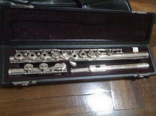 ขาย Flute Yamaha YFL-574 มือ 2 ครับ รูปที่ 1