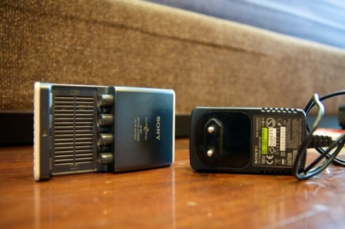 ขาย Sony 15 นาที AA/AAA Charger สภาพ 95% ราคา 200 บาท รูปที่ 1