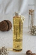 Aroma  Massage oil  สกัดจากน้ำมันงาบริสุทธิ์และVitaminEช่วยให้ผิวชุ่มชื่นและผ่อนคลายไปกับกลิ่นหอม