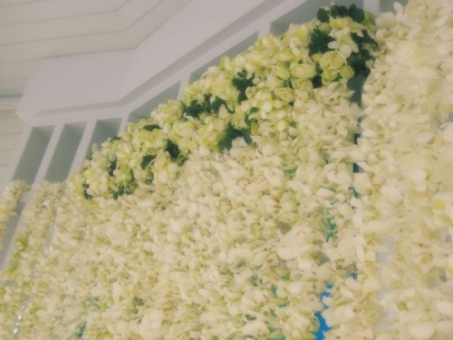 รับจัดงานแต่งงาน ซุ้มดอกไม้ ซุ้มถ่ายภาพ backdrop เสาดอกไม้ ช่อติดอก โต๊ะเค้ก  พานขันหมาก จัดตกแต่งสถานที่ รูปที่ 1