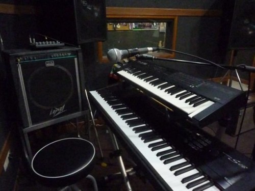 ห้องบันทึกเสียง และ ห้องซ้อมดนตรี Roong Studio รูปที่ 7