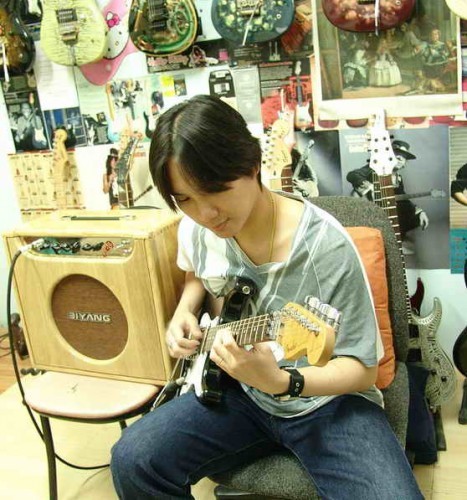 ELECTRIC GUITAR COURSE@THE GUITARA BY CHATREEO เปิดสอนกีตาร์ไฟฟ้า ROCK STYLE แบบตัวต่อตัว รูปที่ 1