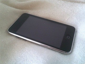 iPod Touch 8GB อยู่ในประกัน รูปที่ 1