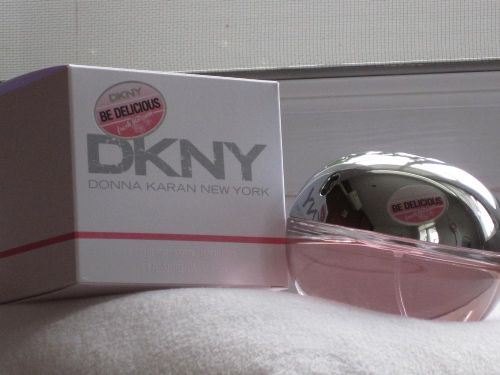 ต้องการขายน้ำหอม DKNY สีชมพู 100 ml  ราคา 2 500  บาท รูปที่ 1
