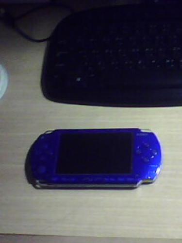 ขาย PSP สีน้ำเงิน รุ่นเก่า + เมมโมรี่ 8G --> แถมที่ชาร์จ รูปที่ 1