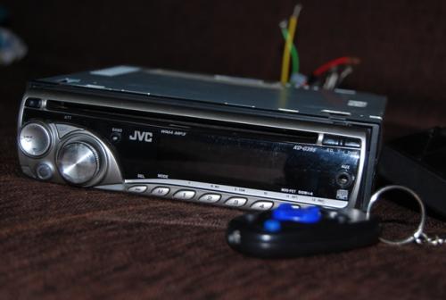 ขายเครื่องเสียงติดรถยนต์ ยี่ห้อ JVC ใช้งานน้อยมาก พร้อมรีโมท เล่น MP3 CD ได้ รูปที่ 2