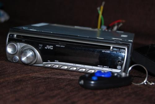 ขายเครื่องเสียงติดรถยนต์ ยี่ห้อ JVC ใช้งานน้อยมาก พร้อมรีโมท เล่น MP3 CD ได้ รูปที่ 1