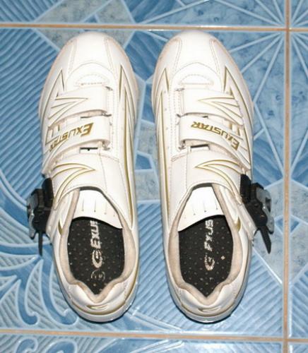 ขายรองเท้าเสือหมอบยี่ห้อ  EXUSTAR สีขาว #41 รูปที่ 1