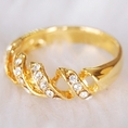 แหวนทองคำประดับเพชร ราคา 250 บาทเท่านั้น