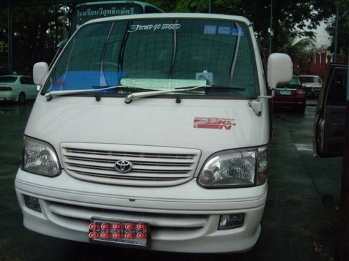 ขายรถตู้ TOYOTA หัวจรวด หลังคาเตี้ย ปี2002 สภาพดี รถบ้าน ขับมือเดียว ขายราคาถูก !!!!! รูปที่ 1