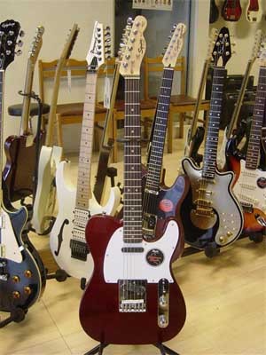 squier california(start+tele+เบส)+Squier classic vibe60+Fender Frontman15Gและ25R+yamaha f310+fender cd60ce+MARSHALL MG10 รูปที่ 3