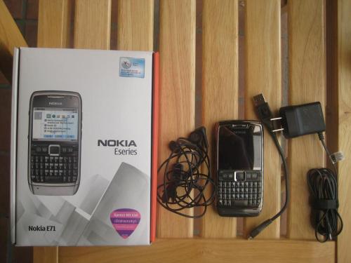 ขาย ขาย Nokia E71 สีเงิน สภาพดี 90เปอร์เซ็น  พร้อมกล่องอุปกรณ์ครบ รูปที่ 1