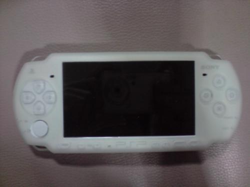 ขาย PSP 2001 สีขาวสภาพ 95เปอร์เซ็น รูปที่ 1