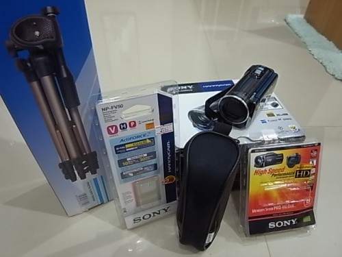 ขายกล้องวิดีโอ Sony Handycam HDR-CX150E เหมือนใหม่เลยราคาถูกมีของแถม รูปที่ 1