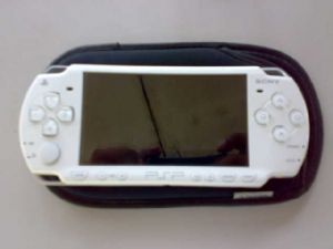 psp slim-2000 สีขาวเมม4Gb รูปที่ 1