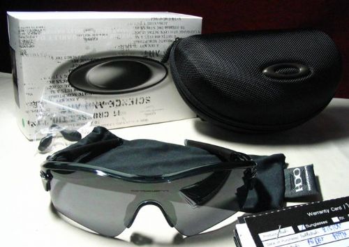 แว่น Oakley รุ่น Radar Crystal Black Black iridium+กล่องแว่น+ใบรับประกัน 1 ปี+จมูกเสริม+ถุงผ้าเช็ดเล รูปที่ 1