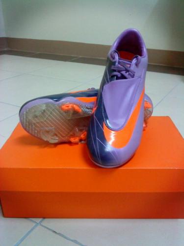 ขายสตั๊ดNikeตัวTop Mercurial Vapor V FG สีม่วง ของแท้สภาพดีมาก มีรูปให้ดูครับ ราคากันเอง รูปที่ 1