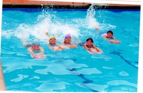 สอนว่ายน้ำสำหรับเด็กและสตรี เรียนเดี่ยว เรียนกลุ่ม ราคาประหยัด อนุสาวรีย์ชัยฯ รูปที่ 1