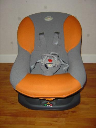 ขาย car seat ยี่ห้อ combi แรกเกิด-5ขวบ ปรับเอนได้ สภาพใหม่ไม่ได้ใช้เลย(ลูกไม่ยอมนั่ง) รูปที่ 1