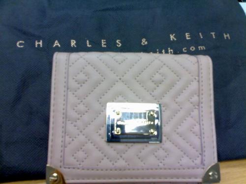 ขายกระเป๋า เงิน Charles &amp  Keith มือหนึ่ง พิเศษ 850 รูปที่ 1