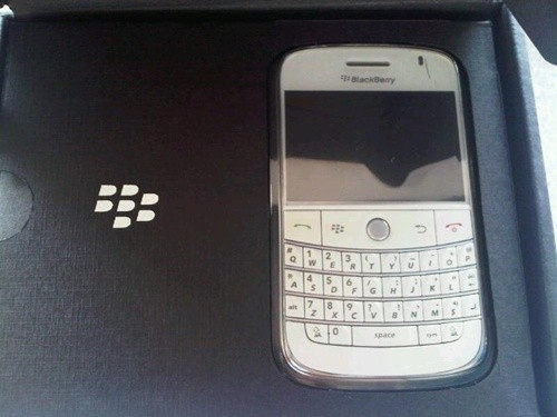 สินค้า PreOrder พร้อมส่ง blackberry iphone4 ipad รูปที่ 3