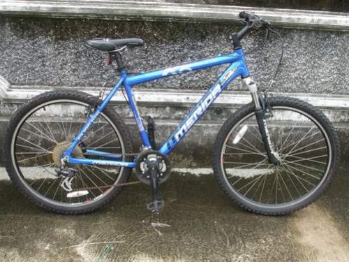 ขายจักรยานเสือภูเขา mereda สองคัน สีน้ำเงิน คันละ 4 500 รูปที่ 1