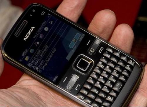 ขาย Nokia e72 พร้อมอุปกรณ์จ้า!!!! รูปที่ 1