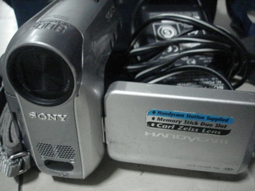 ต้องการขายกล้องMini DV Sony Handycam DCR-HC32E  4500 บาท รูปที่ 1