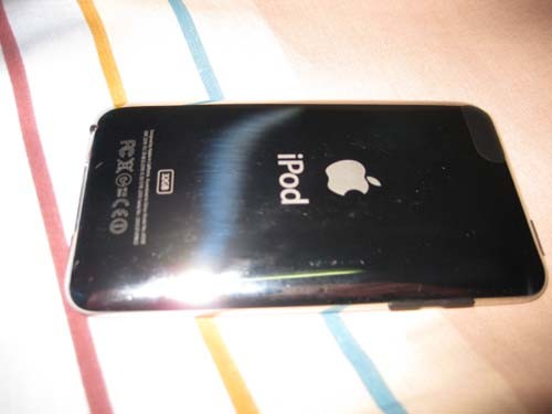 ขาย IPOD TOUCH Gen 3   32GB  สภาพ 99.99% ราคาต่อรองกันได้ รับรองสินค้า รูปที่ 4