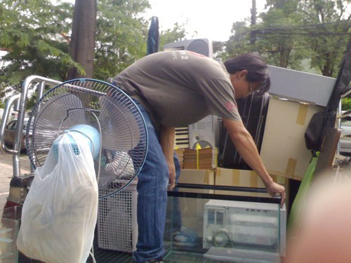 บางกอก รถรับจ้าง ขนย้าย ย้ายบ้าน ย้ายหอพัก พร้อม บริการ เด็กยกของ รูปที่ 4