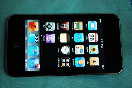 ขาย iPod Touch Gen 3 32GB ใหม่มาก ติดฟิลม์รอบตัว รูปที่ 3