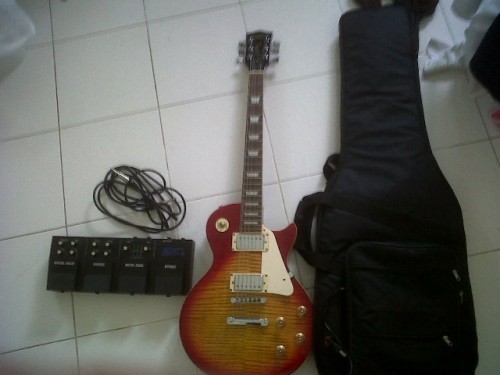 ขาย Baracuda ทรง les paul ราคาไม่แรงคับ อุปกร์ครบชุด รูปที่ 1