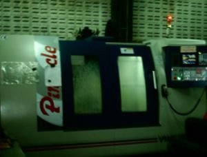 ขาย เครื่อง CNC Vertical Machining Center รูปที่ 1