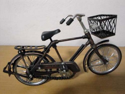 ขายจักรยานจิ๋ว Hand made ตัวจักรยานเป็นเหล็ก มีโซ่ถีบปั่นได้ อุปกรณ์พับได้เหมือนของจริงทุกอย่าง น่าส รูปที่ 1