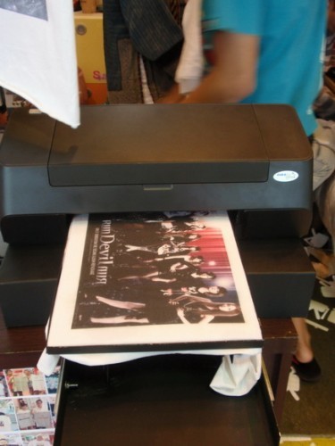 เครื่องปริ๊น/สกรีน/พิมพ์ เสื้อยืด T-Shirt Printer สกรีนเสื้อ เสื้อสกรีน ด้วหมึกพิมพ์เสื้อคุณภาพดี รูปที่ 3