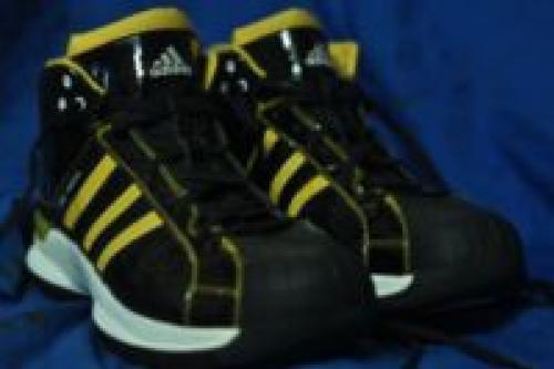 รองเท้าบาส Adidas Pro model เหลือง-ดำ 11US. 99เปอร์เซ็น รูปที่ 1