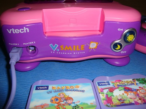 เกมส์ให้ความรู้ค่ะ Vtech Vsmile สีชมพูน่ารัก พร้อมตลับเกมส์ 4 เกมส์ 1950 บาทจ้า รูปที่ 4