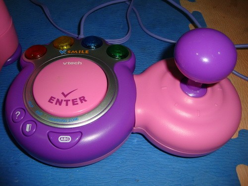 เกมส์ให้ความรู้ค่ะ Vtech Vsmile สีชมพูน่ารัก พร้อมตลับเกมส์ 4 เกมส์ 1950 บาทจ้า รูปที่ 5
