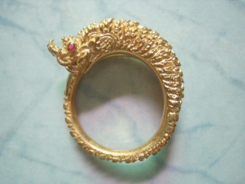 แหวนพญานาค งานโบราณ ลิ้นกระดกได้ (สวมนิ้วชี้ข้างซ้าย) รูปที่ 1
