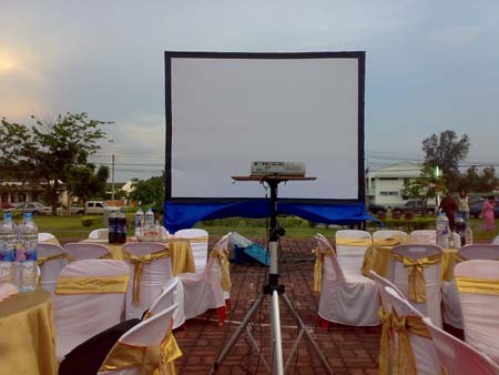 บริการให้เช่าโปรเจคเตอร์ จอรับภาพ LCD TV 42นิ้ว กล้องวีดีโอ เครื่องเสียง ใช้ในงานมงคลสมรส อบรม สัมมนา โทร085-1440748 รูปที่ 1