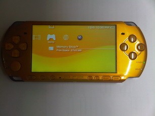 ขาย PSP Slim 3006 สีเหลืองหรือสีทอง สภาพ 95% ผู้หญิงใช้ อุปกรณ์ยกกล่อง รูปที่ 1
