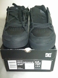 ขายรองเท้า DC เบอร์ 10 ของแท้  รุ่น MEN'S PURE SLIM SE  สีดำล้วน ราคา 2500 บาท