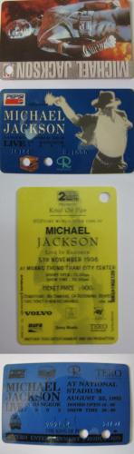 ขายบัตรชมบัตรชมคอนเสิร์ต ไมเคิล แจ็คสัน เมื่อ 17 ปีมาแล้ว ทั้ง 2 ใบ รูปที่ 1