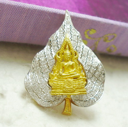 พระพุืทธชินราช เนื้อทองคำ ใบโพธิ์ ล้อมเพชร ดีไซด์ไม่เหมือนใคร ของจริงสวยกว่าในรูปมาก รูปที่ 1