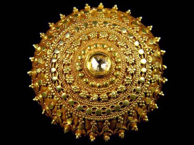 แหวนทองโบราณ 100กว่าปี ทองแท้ๆจากอินเดีย เพชรแท้น้ำดี โดดเด่น !! แกะลวดลายโบราณ ละเอียดมาก รูปที่ 1