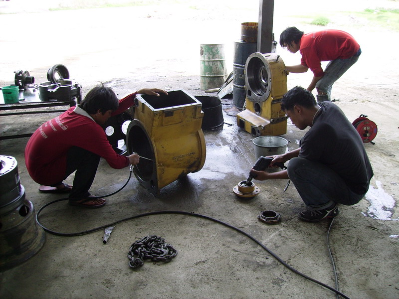 รับซ่อมรถตักล้อยางถึงบ้านคุณ รูปที่ 3