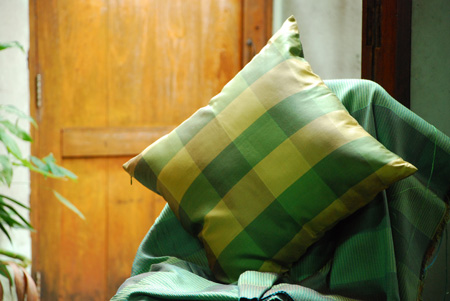 หมอนผ้าไหม silk cushion เราคือผู้ผลิตหมอนผ้าไหม และผ้าไหมแปรรูปอีกมากมาย รูปที่ 6