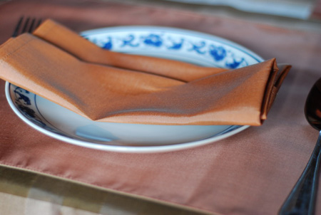 ผ้าปูโต๊ะผ้าไหม ผ้าเช็ดปากผ้าไหม ผ้ารองจานผ้าไหม silk dining set เราคือผู้ผลิตผ้าปูโต๊ะผ้าไหม ผ้าเช็ดปากผ้าไหม ผ้ารองจาน รูปที่ 5