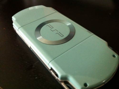 ขาย PSP 2000 Slim สีฟ้า เล่นได้ทุกเกมส์ สภาพ 99% อุปกรณ์ครบ ยกกล่อง 5,500บาท เท่านั้นครับ รูปที่ 4